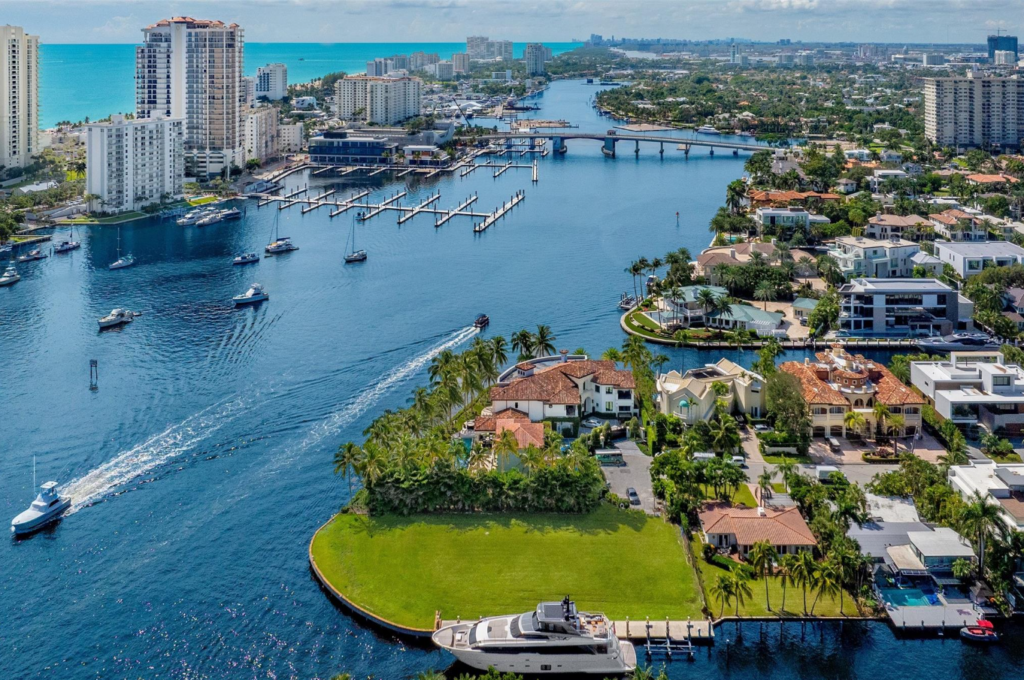 Explore the best of fort lauderdale with luxury vacation stays 2 Screenshot 2025 02 24 225725 1