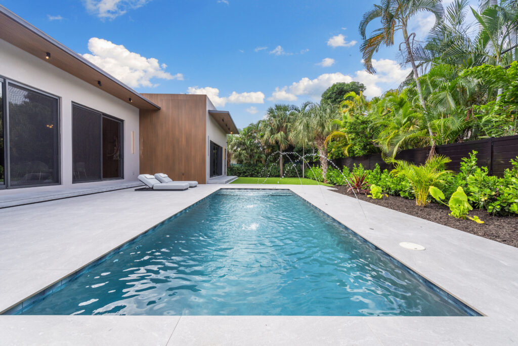 Indulge in luxury: your #1 south florida winter vacation starts here 5 Villa kasakua exterior pool area 1 4